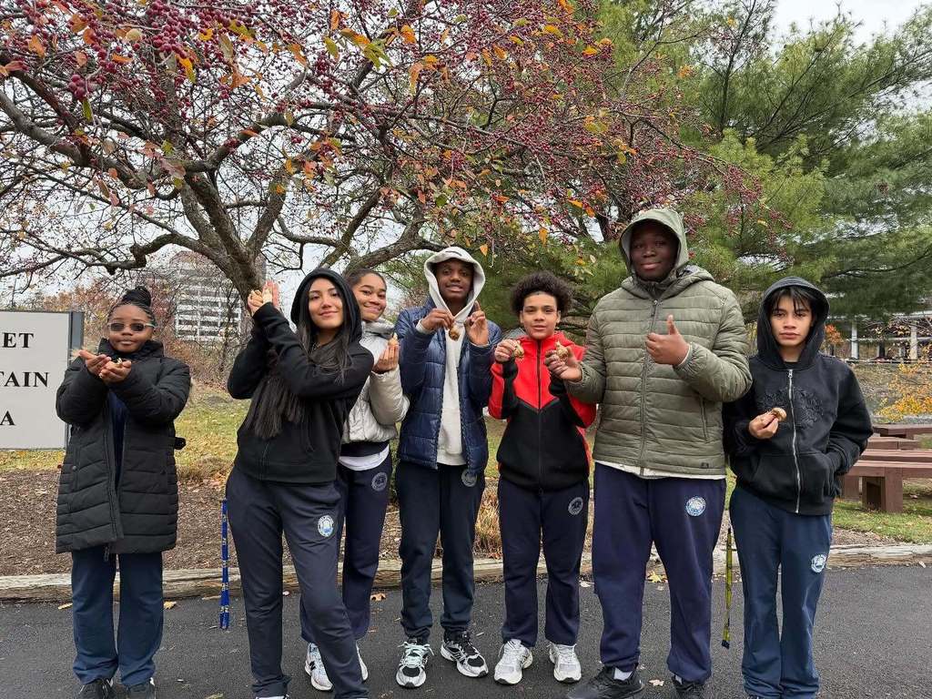 Some of our 8th graders planted 250 daffodils today to help beautify our shared campus as part of JPHCS’s community service mission! 🌼 A huge thanks to City Green for the bulbs and continued support! This is the second year that JPHCS is a grantee of their Tree, Bulb and Native Perennial Grant Program. The “Dig In!” program is funded by the Passaic County Board of County Commissioners.  We can’t wait until Spring to see the flowers bloom. @citygreennj @passaiccountynj