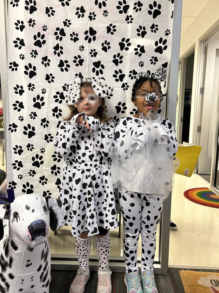 kids dressed as dogs