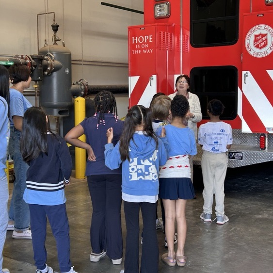  kids volunteering