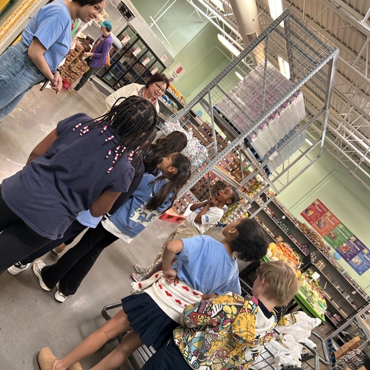   kids volunteering