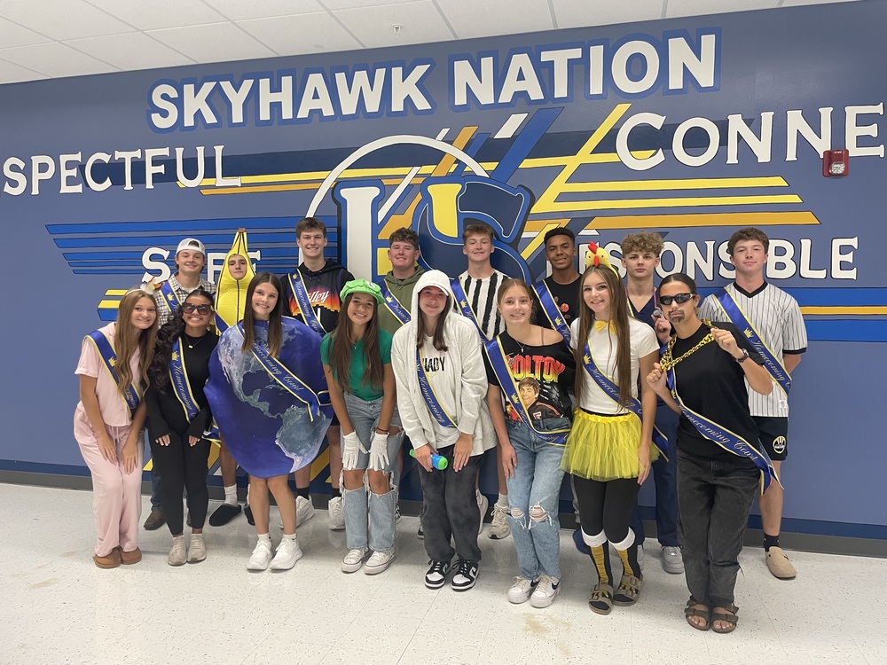 Tuesday Royal Dress Up