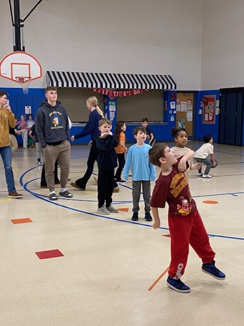 JHS Students showing Ringwood students good sportsmanship skills