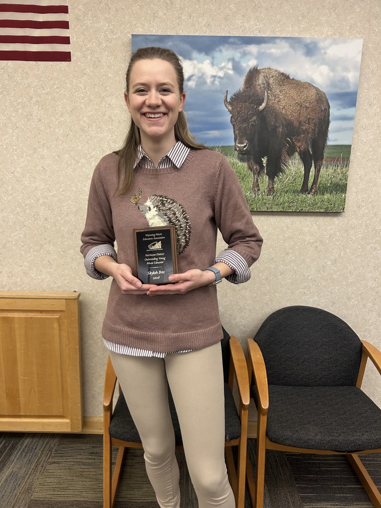 Skyla Bree wins award