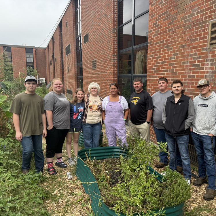Patty Reeves with JC agricultural students.
