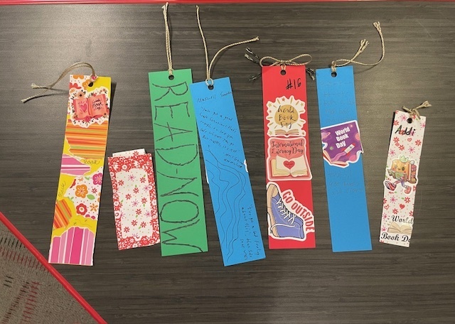 Novel class makes bookmarks