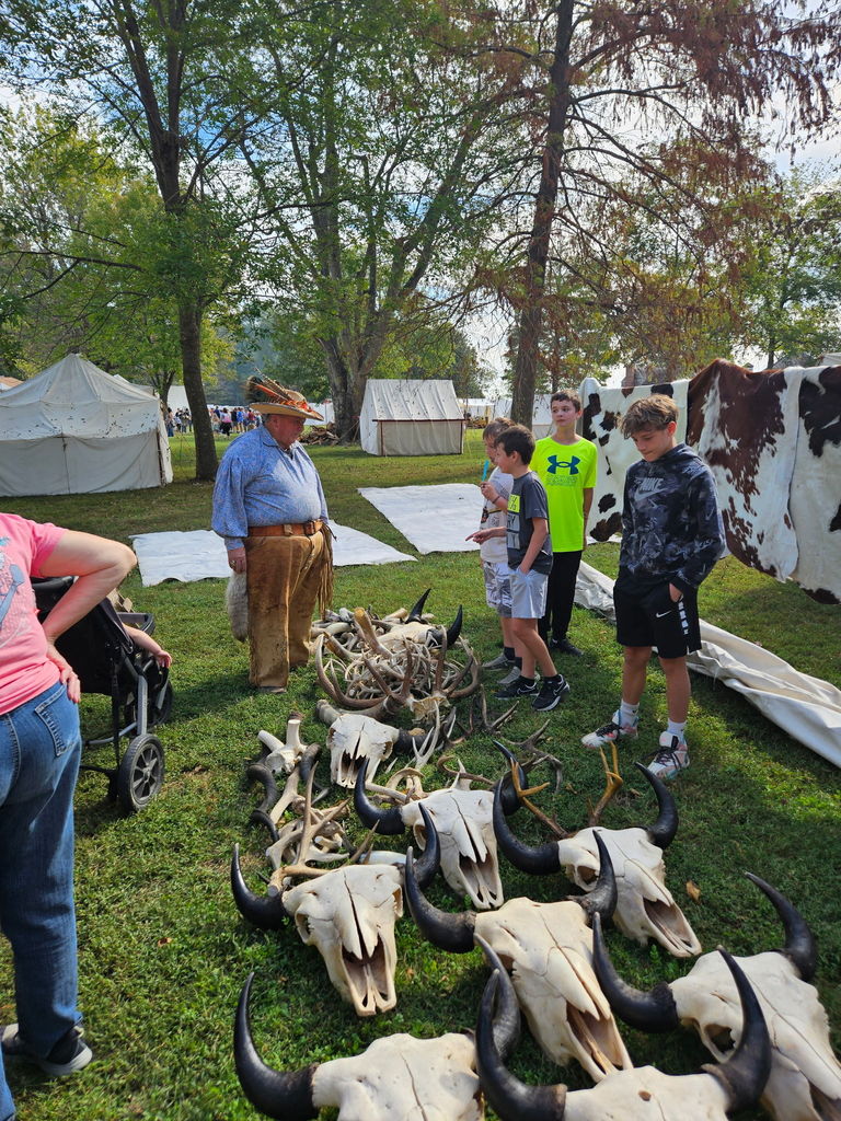 6th graders go to fort massac 2025