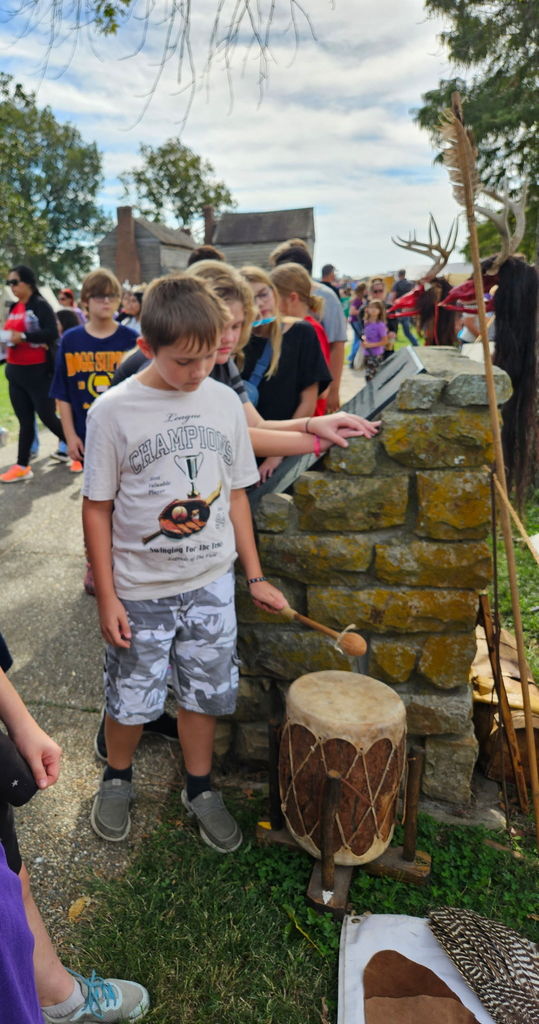 6th graders go to fort massac 2025