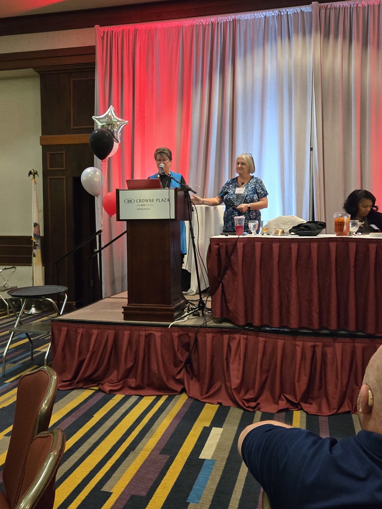 Cheri Litton receive award 