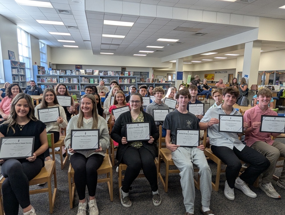 NTHS Inductees with Certificates