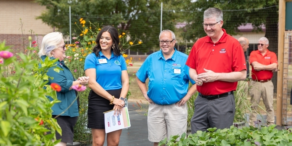 West Smithfield Elementary Welcomes Special Guest to Newly Renovated Garden