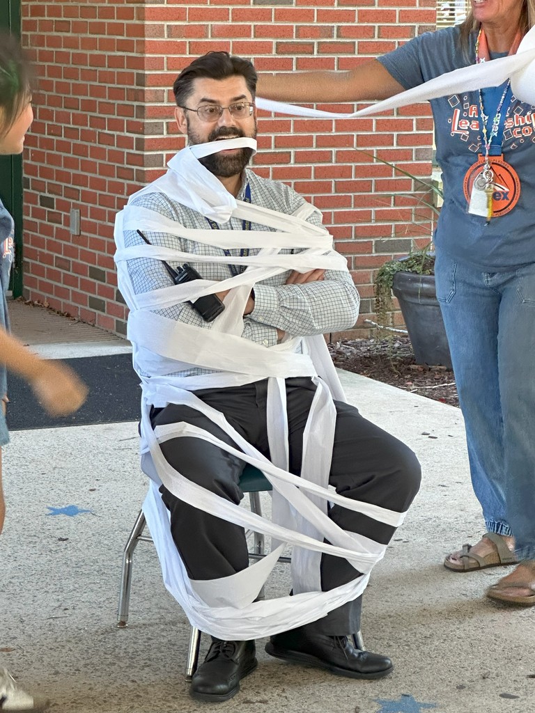 Mr. Igor, Principal