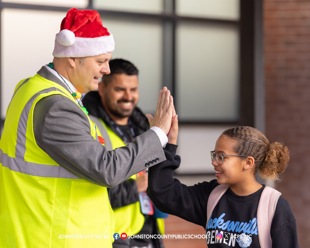 Carpool at South Smithfield Elementary