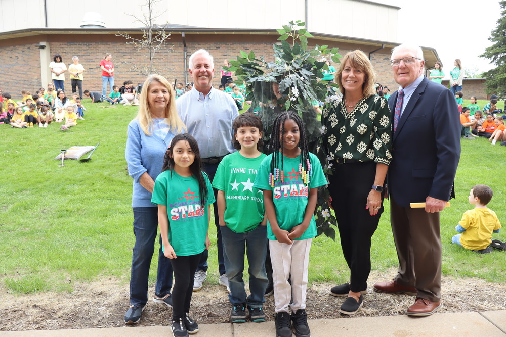 Picture of Mayor, City Councilmembers, students and a teacher wearing a tree costume
