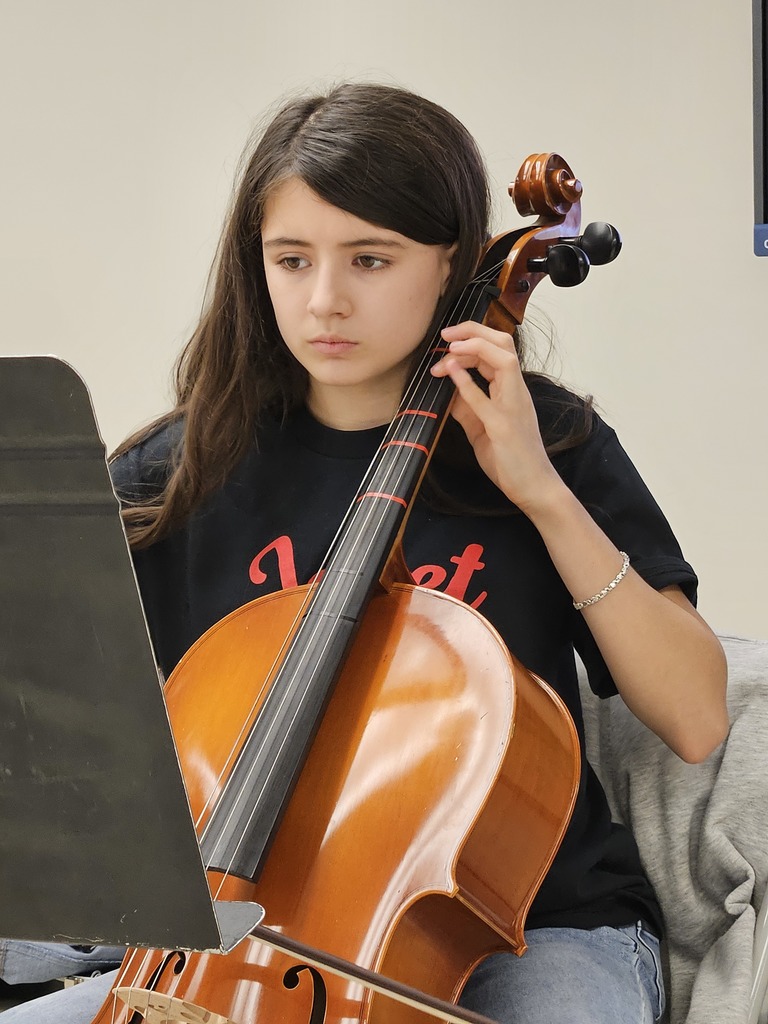 Hufford Orchestra student