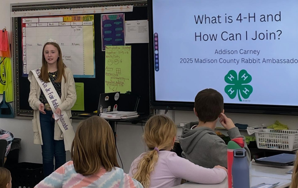 CMS students presenting to PCES third graders