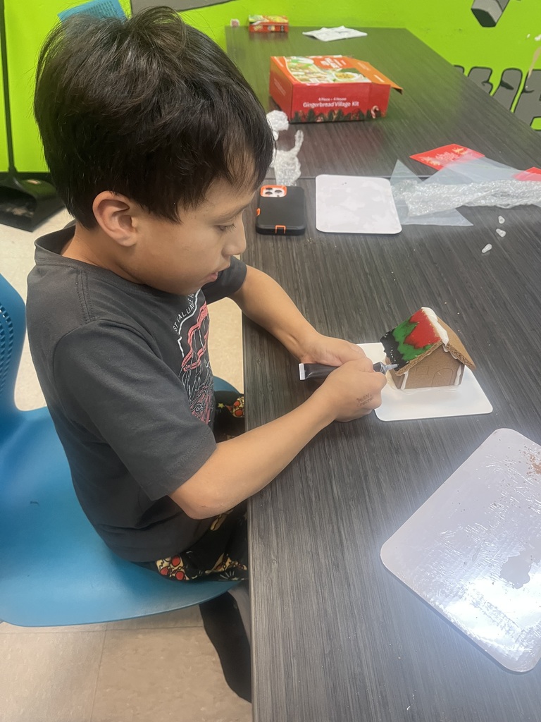 Elementary Boys Ginger Bread house