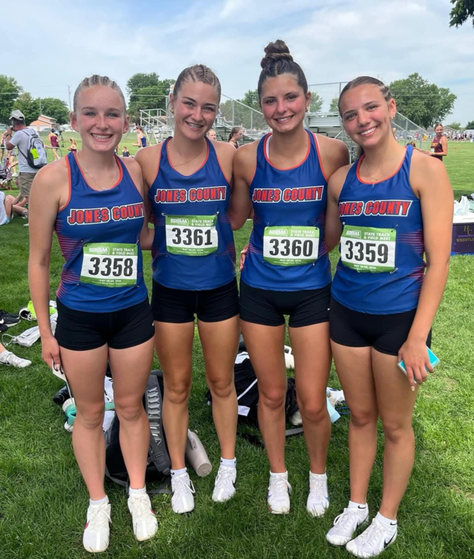 4 X 800 Relay Team, Addison Rankin, Julia Kinsley, Aubrey Tucker, Molly Nix