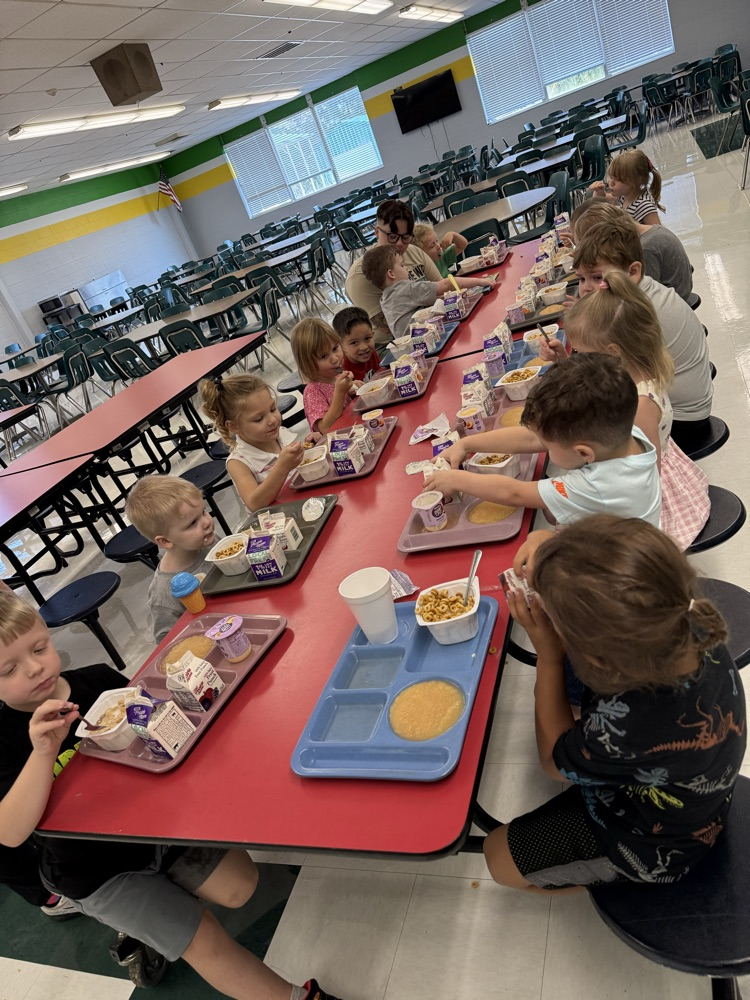We went to the cafeteria for breakfast and lunch!
