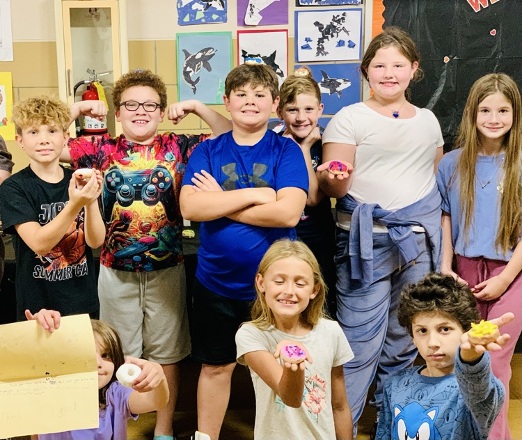 4th grade with their clay donuts