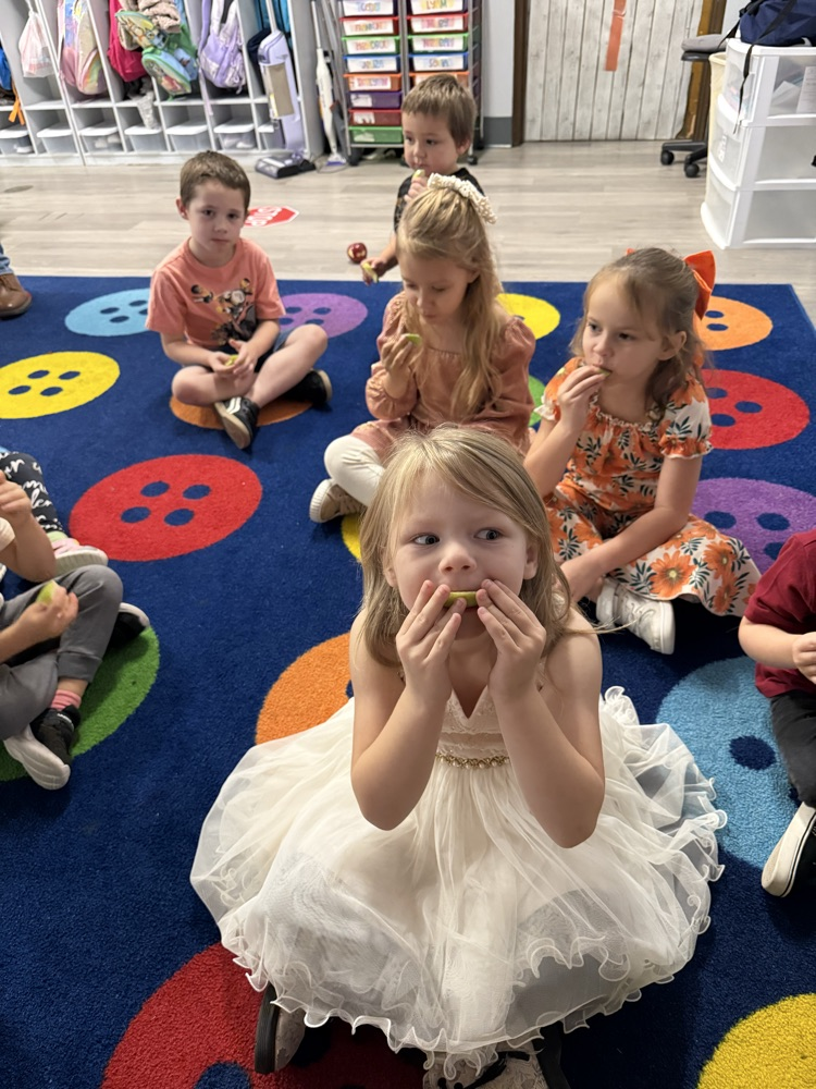 We tasted different kinds of apples!