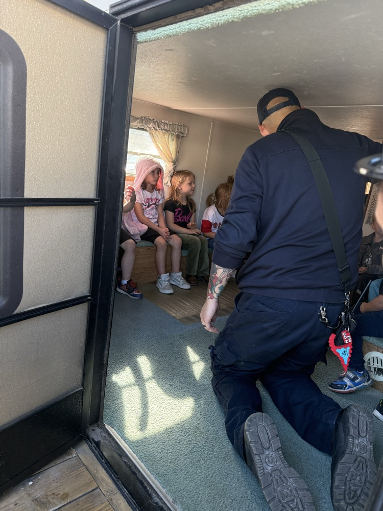 Learning how to escape a fire 