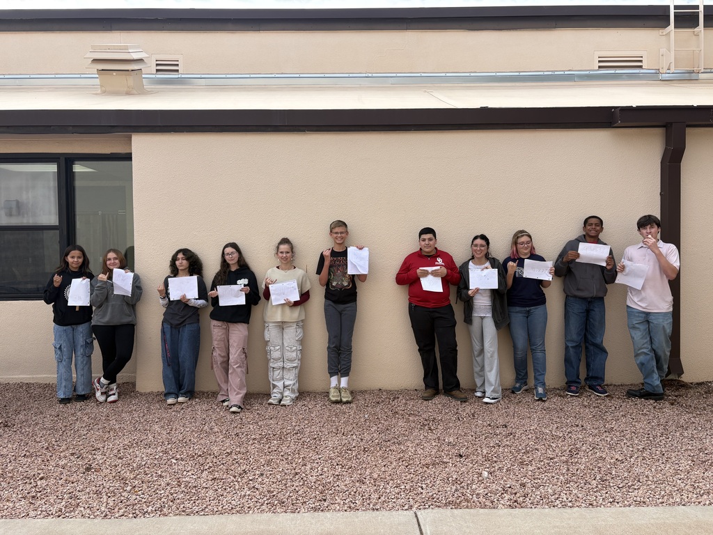 students standing in order of pinky size and showing their calculated percentile of their pinky compared to others.