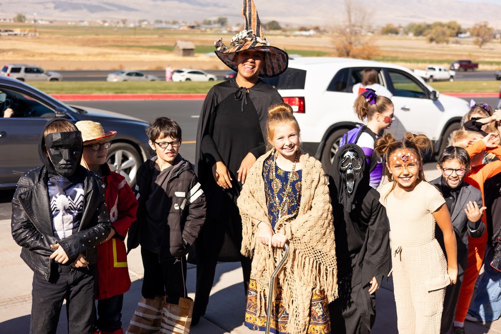 Red Cliffs Costume Parade