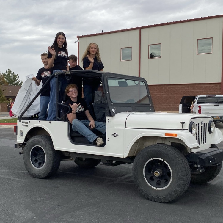 Homecoming parade 2025 (3)