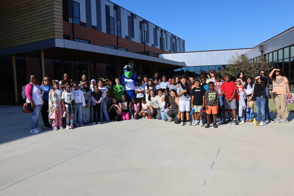 Group of 5th grade students at NLC 