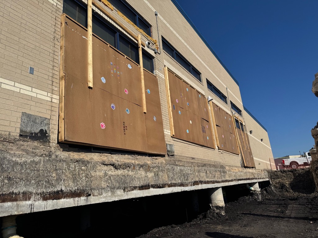 cafeteria boarded up