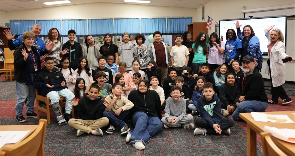 Group photo of students and teachers.