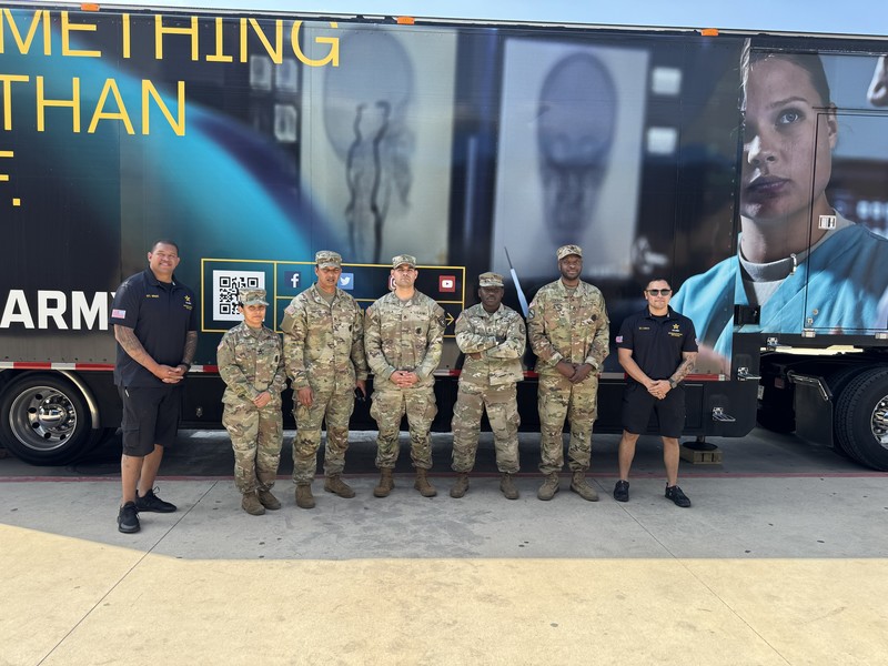 Army personnel group photo