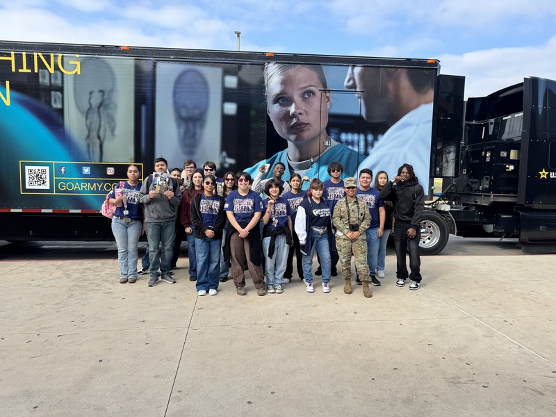 Student lunch group 3