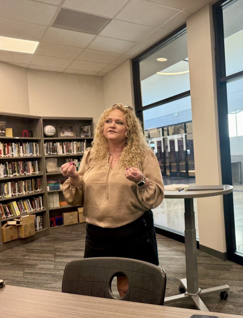 Rhonda Graham presenting at FBLA