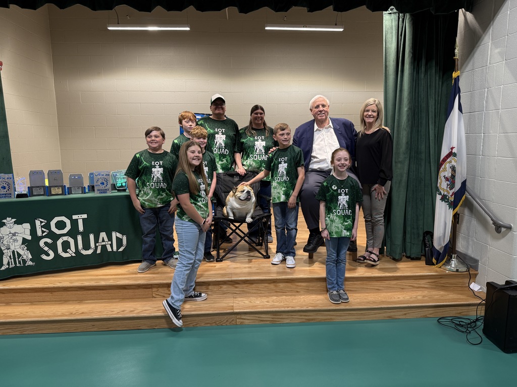 senator jim justice and state superintendent of schools michele blatt with the CGE Bot Squad 