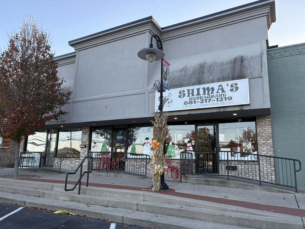 shimas restaurant in nitro painted with a winter theme