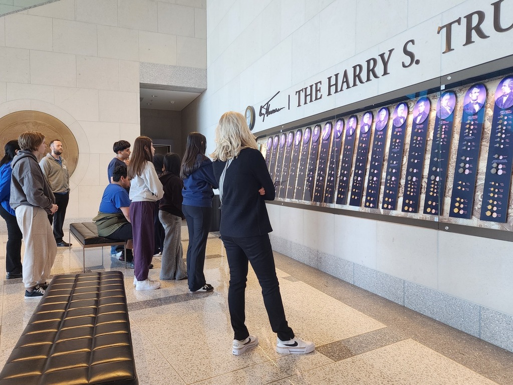 Students on a field trip to the Money Museum