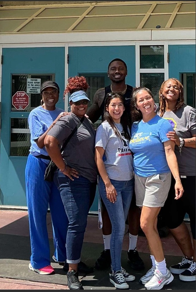 KCPS Family & Community Engagement Liaisons ready to hit the pavement!