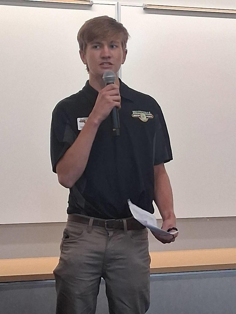Junior Isaac Klausmeyer