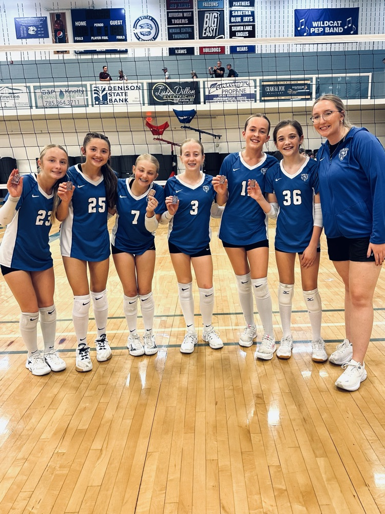 JH VB team after the BEL tournament 