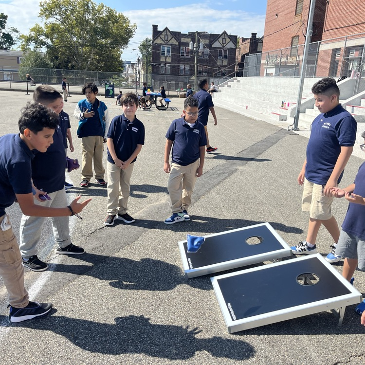 Washington school held a Back to School Bonanza last week to welcome our students!