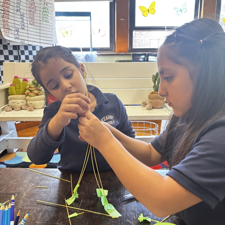 Building friendships one challenge at a time! 💕🤝 Mrs. O’Grady’s 1st graders are learning to work together, communicate, and start the year with kindness. 🌟 #Growingtogether