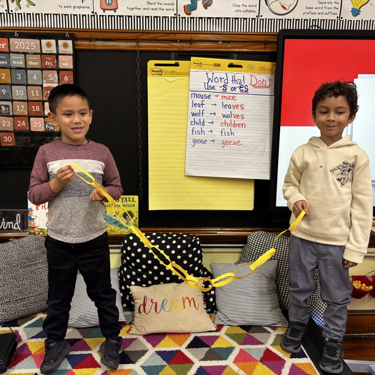 Building friendships one challenge at a time! 💕🤝 Mrs. O’Grady’s 1st graders are learning to work together, communicate, and start the year with kindness. 🌟 #Growingtogether