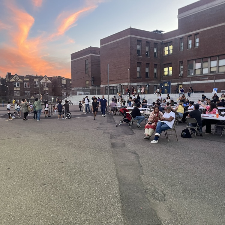 Washington School PTA hosted a Back to School Pizza Bash this past Friday! Thank you @washingtonschoolptakearny for hosting this fun event!