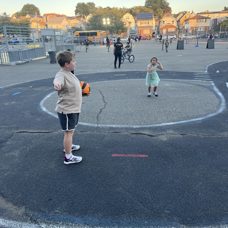 Washington School PTA hosted a Back to School Pizza Bash this past Friday! Thank you @washingtonschoolptakearny for hosting this fun event!