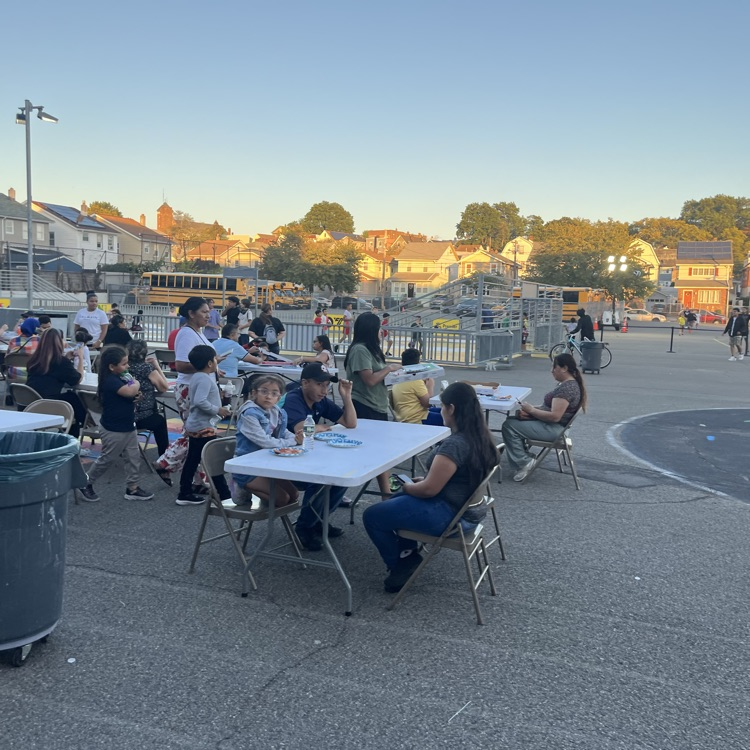 Washington School PTA hosted a Back to School Pizza Bash this past Friday! Thank you @washingtonschoolptakearny for hosting this fun event!