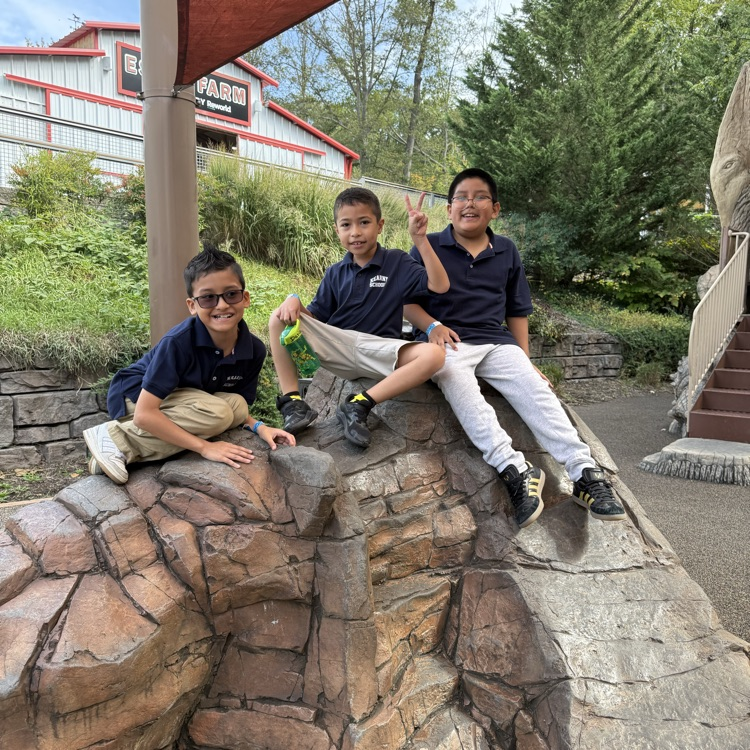Students from Mrs. Molina, Mr. Flannery, and Mrs. Walsh’s classes had a fantastic time exploring Turtle Back Zoo this past Monday!