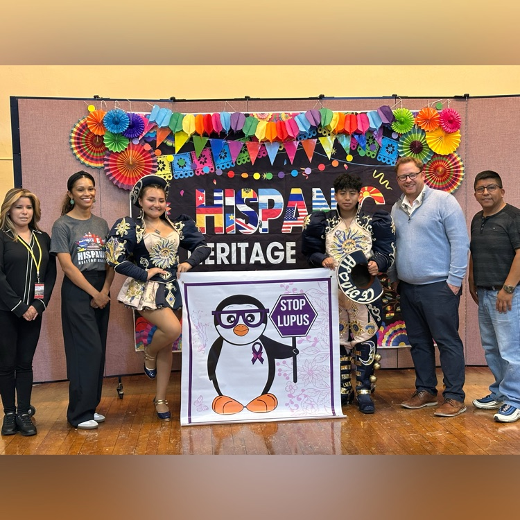 To close out Hispanic Heritage Month, Washington School was treated to a beautiful performance by traditional Peruvian dancers. Thank you to Jorge Ponce and Elizabeth Santacruz for helping make this celebration such a memorable success! 👏