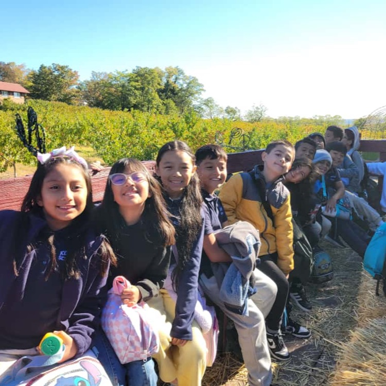 Third grade had such a fun day at Demarest Farms! They enjoyed donuts, cider, pumpkin picking, a walk through the apple orchard, and some animals! 🎃🍂