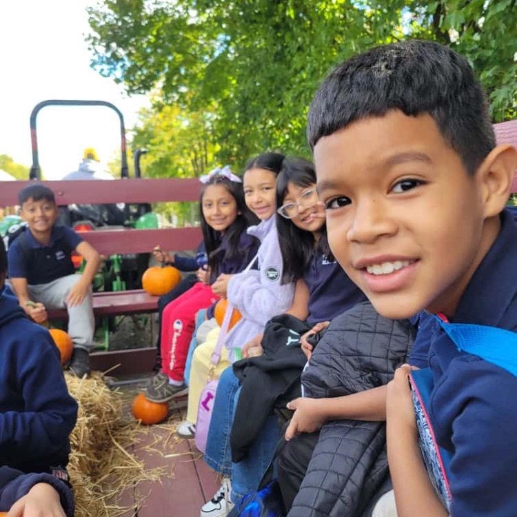 Third grade had such a fun day at Demarest Farms! They enjoyed donuts, cider, pumpkin picking, a walk through the apple orchard, and some animals! 🎃🍂